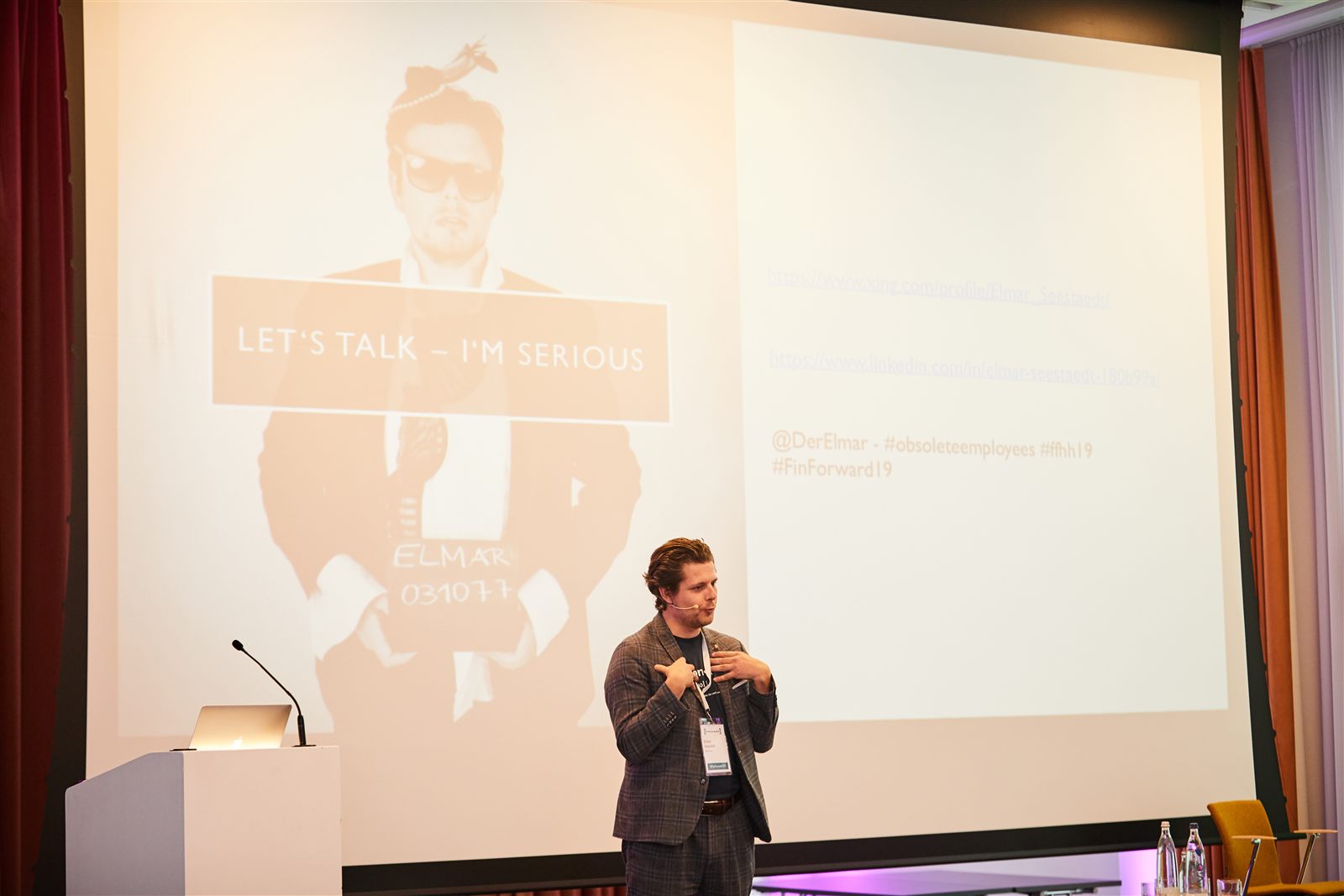 Elmar Seestädt bei seinem Vortrag auf der FinForward 2019 in Hamburg